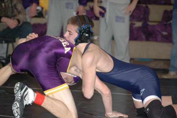 Region+wrestler+of+the+year+Stuart+Hope+goes+for+a+pin+at+the+chapin+duels
