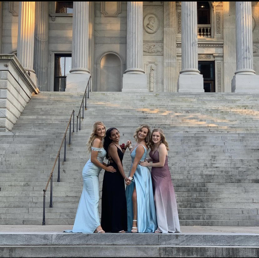 Students at the South Carolina State Capitol before going to the State Museum for the prom.