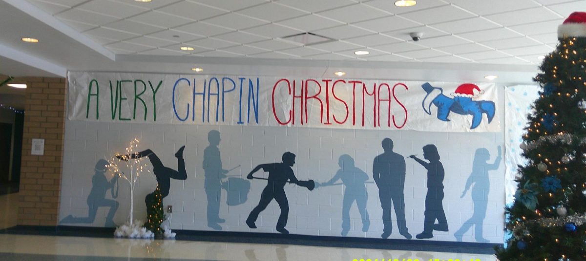 The freshman hallway had a Chrstimas theme