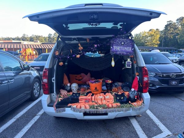 Chapin Elementary had a Trunk or Treat on October 18th. 